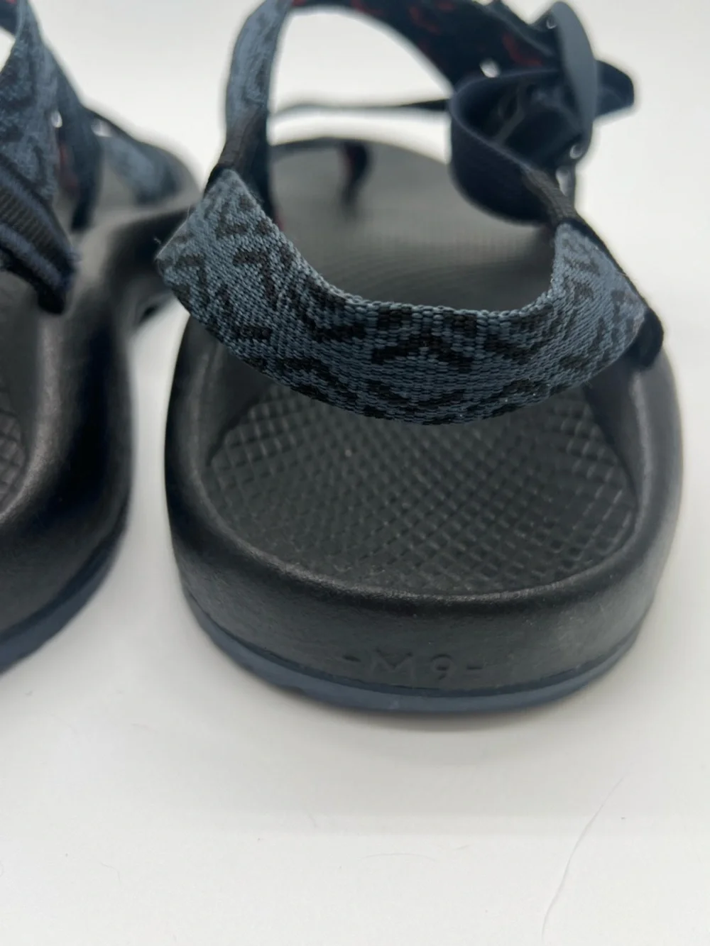 Chacos Z2 Men's Adjustable Strap Sandals Navy Black Men's 9 EUC Hiking Strapy